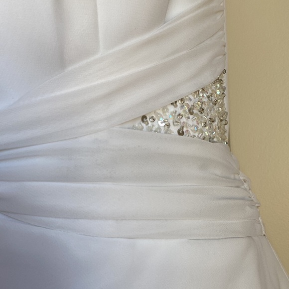 Raylia Designs Wedding Dress. *NEW* - Picture 4 of 13